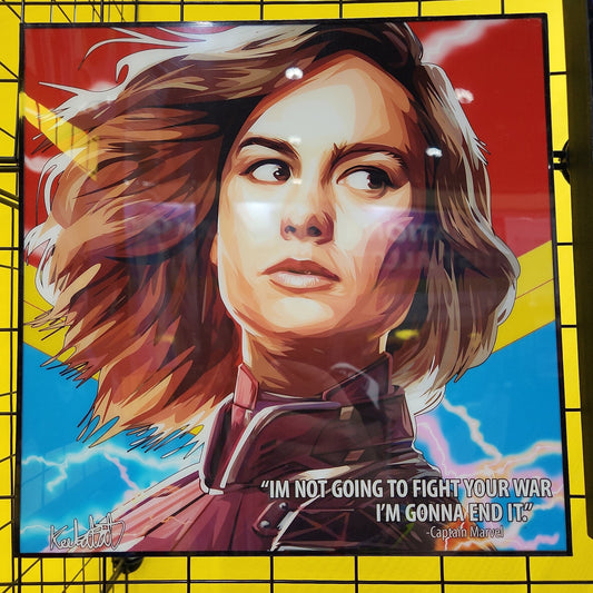 Famous Pop Art Frames SMALL CAPTAIN MARVEL